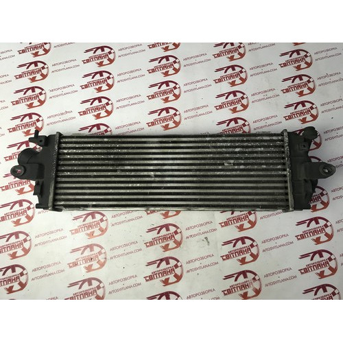 Радиатор інтеркулера Opel Vivaro 2007-2014 93854162
